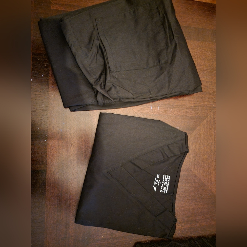 Cherokee workwear unisex size medium top and bottom